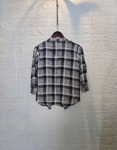 Classic Plaid Button-Up Shirt