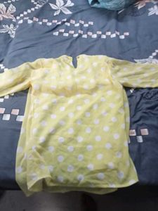 Yellow Polka Dot Top In M Size For Girls