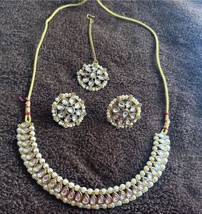 Elegant Pearl & Kundan Necklace Set