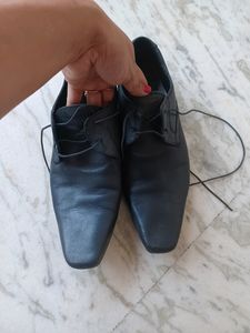 Red Tape Black Leather Dress Shoes