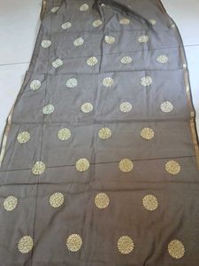 Elegant Dupatta with Gold Accents