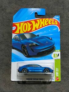 Hot Wheels Porsche Taycan Turbo S (Blue)