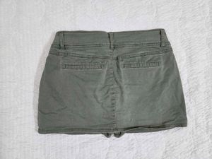 Stylish Green Mini Skort waist 30/32