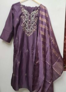 Elegant Purple Embroidered Kurta