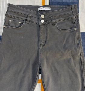 Stylish Grey High-Waist Jeans