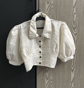 Vintage-Inspired Puff Sleeve Blouse