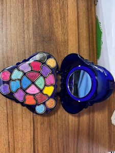 Heart-Shaped Eyeshadow Palette