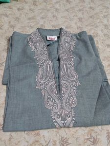 grey men kurta+ 🆓 women black kurta