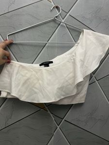 Chic White One-Shoulder Ruffle Crop Top