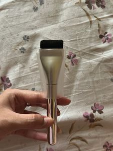 Flat Makeup Brush 🖌️