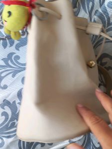 Very Spacious sling Bag