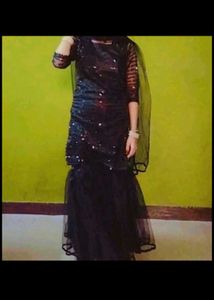 bahut Hi pyara black color ka garara suit Lena ho