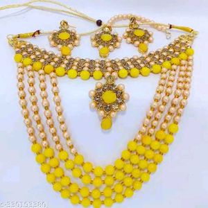 Red piece of Beautiful Necklace set....