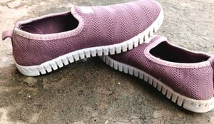 Yona Slip-On Women's Casual Shoes