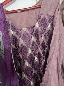 Elegant Mauve Embroidered Kurta Set