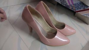 Elegant Pink Patent Heels