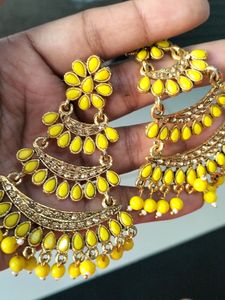 Beautiful And Stylish Yellow Colour Earings Set