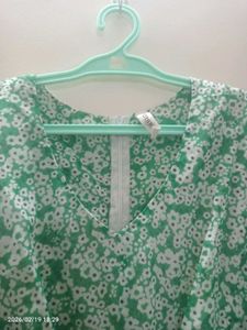 Green Floral Long Sleeve Top