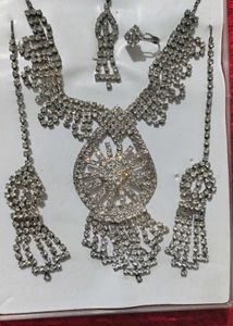 Sparkling Silver Jewelry Set