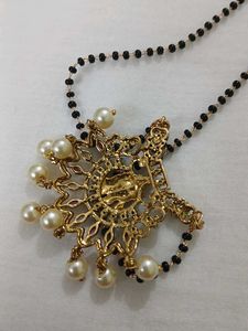 Exquisite Gold Pendant Mangalsutra