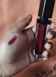 Huda Beauty Liquid Matte Lipstick