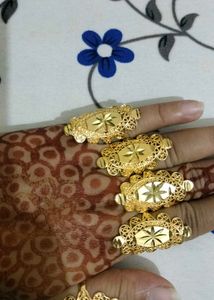 Set of 5 Statement Rings