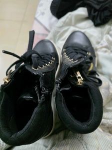 Black Sneakers