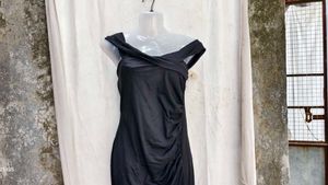 20238. Chic Black Off-Shoulder Ruched Midi Dress