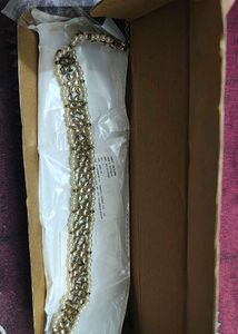 Exquisite Bridal Hairband with Floral Design