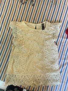 Elegant Lace Blouse - Perfect for Any Occasion