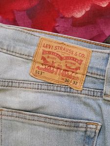 Classic Levi's 513 slim straight fit