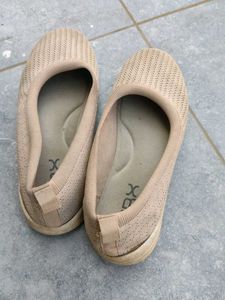 HRX Women's Beige Ballet Flats