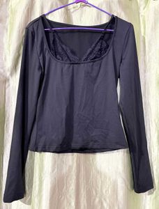 SAVANA LACE TRIMMED BLACK LONG SLEEVE TOP