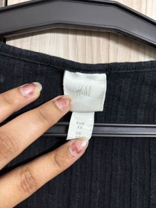 35 H&amp;M KNIT TOP
