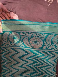 Elegant Green &amp; Gold Saree stiched blouse