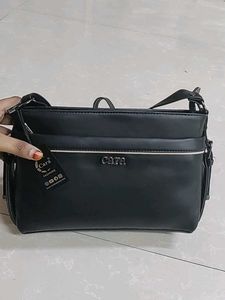 Chic Black Cara Crossbody Bag