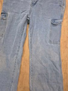 light wash women cargo jeans ◇
