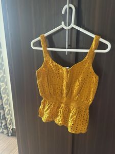 Chic Broderie Anglaise Peplum Top