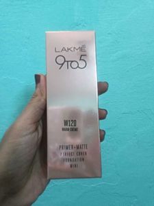 Lakme 9 to 5 Foundation &amp; Lip Product
