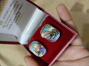 Resin studs