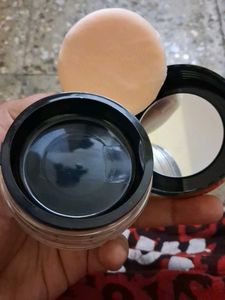 Swiss Beauty UltraFineLoose FinishPowder 02Banana