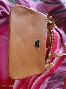 Chic Tan Handbag with Chain Strap