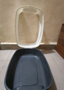 Enclosed Cat Litter Box