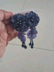 Beautiful Floral Drop Earrings new with tag
