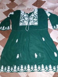 Elegant Green Embroidered Kurta