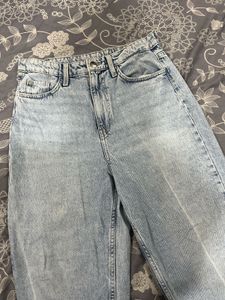 Light Wash Baggy Jeans