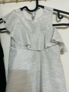 Chic White Pleated Cold Shoulder Dress