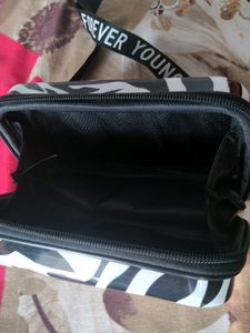 Sling Bag Black And White