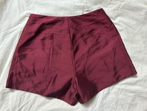 Stylish High-Waisted Maroon Shorts