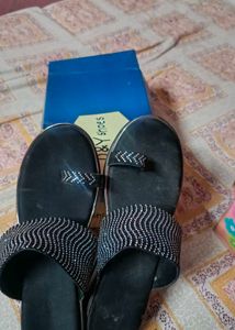 Stylish Black Embellished Toe Ring Sandals